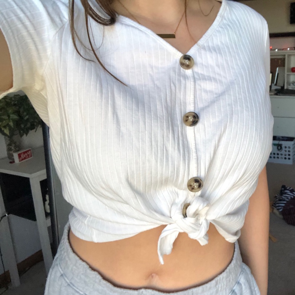 Cute white shein top! - Picture 2 of 3